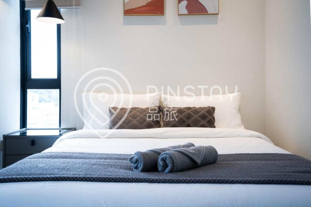 the shore by pinstay