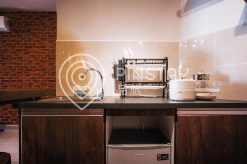 the shore by pinstay