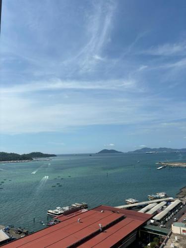 the shore by pinstay