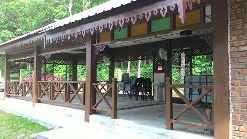 dimpiana riverview chalet lenggong