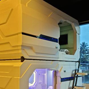 trivpods capsule hotel