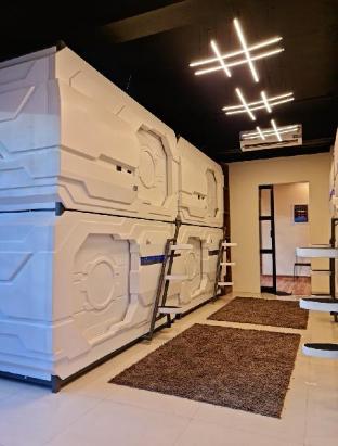 trivpods capsule hotel
