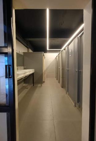 trivpods capsule hotel