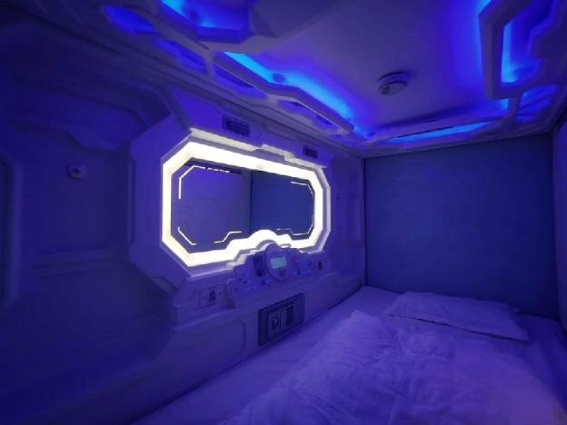 trivpods capsule hotel