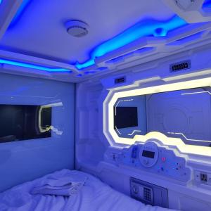 trivpods capsule hotel