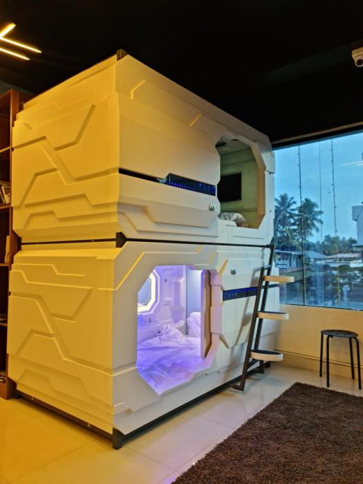 trivpods capsule hotel