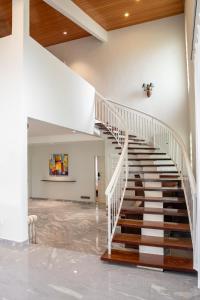 kontor mansion by le lodge