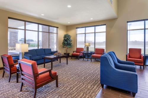 comfort suites jonesboro university area