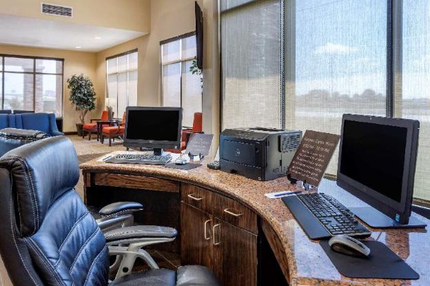 comfort suites jonesboro university area
