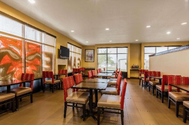 comfort suites jonesboro university area