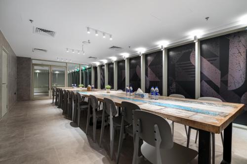 emirates sports hotel apartments
