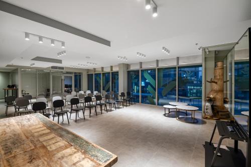 emirates sports hotel apartments