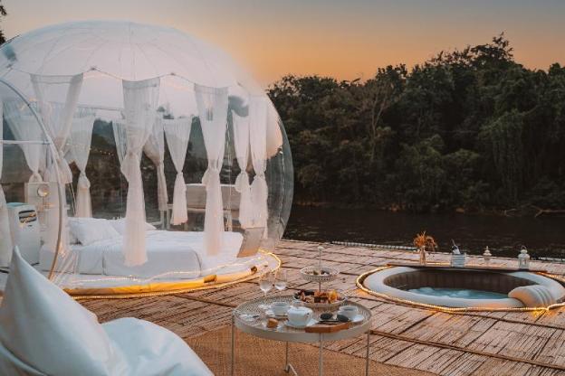 the three bubble houses