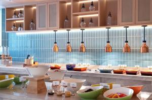 home2 suites by hilton wuhan hankou railway station