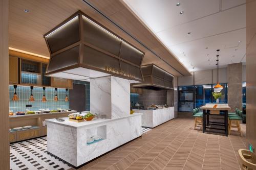 home2 suites by hilton wuhan hankou railway station