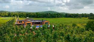 whispering woods chalet