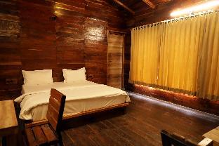 whispering woods chalet