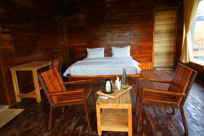 whispering woods chalet