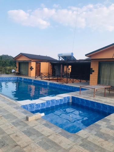 whispering woods chalet