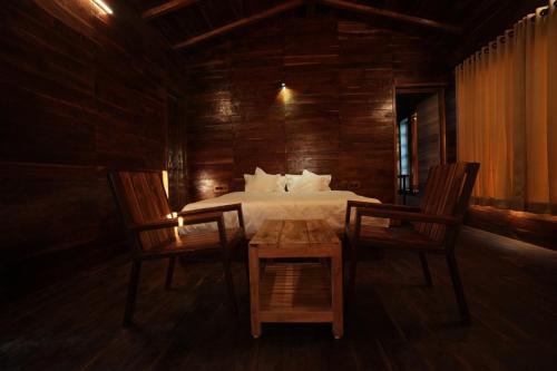 whispering woods chalet