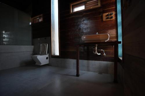 whispering woods chalet