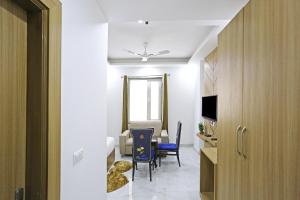 hotel decent suites delhi airport