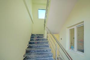 collection o hotel lakeview castle