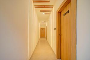 collection o hotel lakeview castle