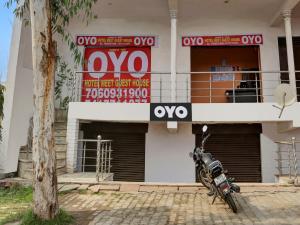 spot on 813742 meet guest house