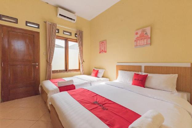 the arsy hotel tasikmalaya managed by pradiza