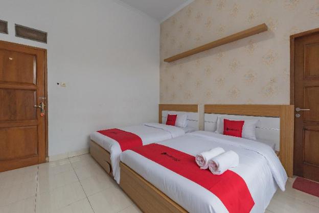 the arsy hotel tasikmalaya managed by pradiza