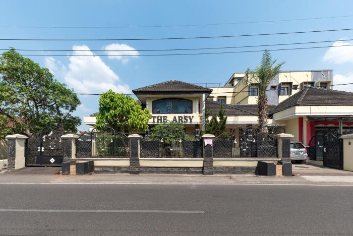 the arsy hotel tasikmalaya managed by pradiza