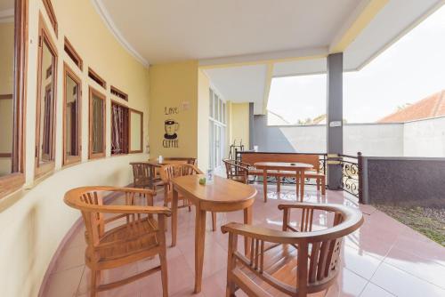 the arsy hotel tasikmalaya managed by pradiza