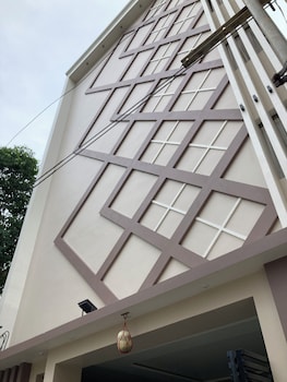 murali krishna apart hotel