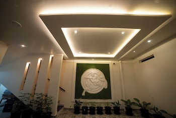 murali krishna apart hotel