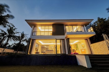 ocean villa swimming pool danang