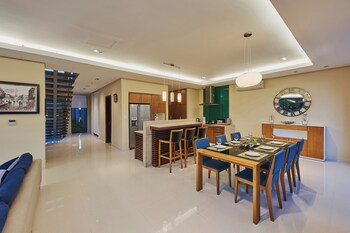 ocean villa swimming pool danang
