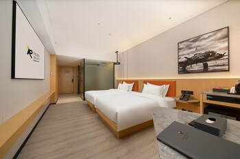rezen select hotel guangzhou baiyun airport