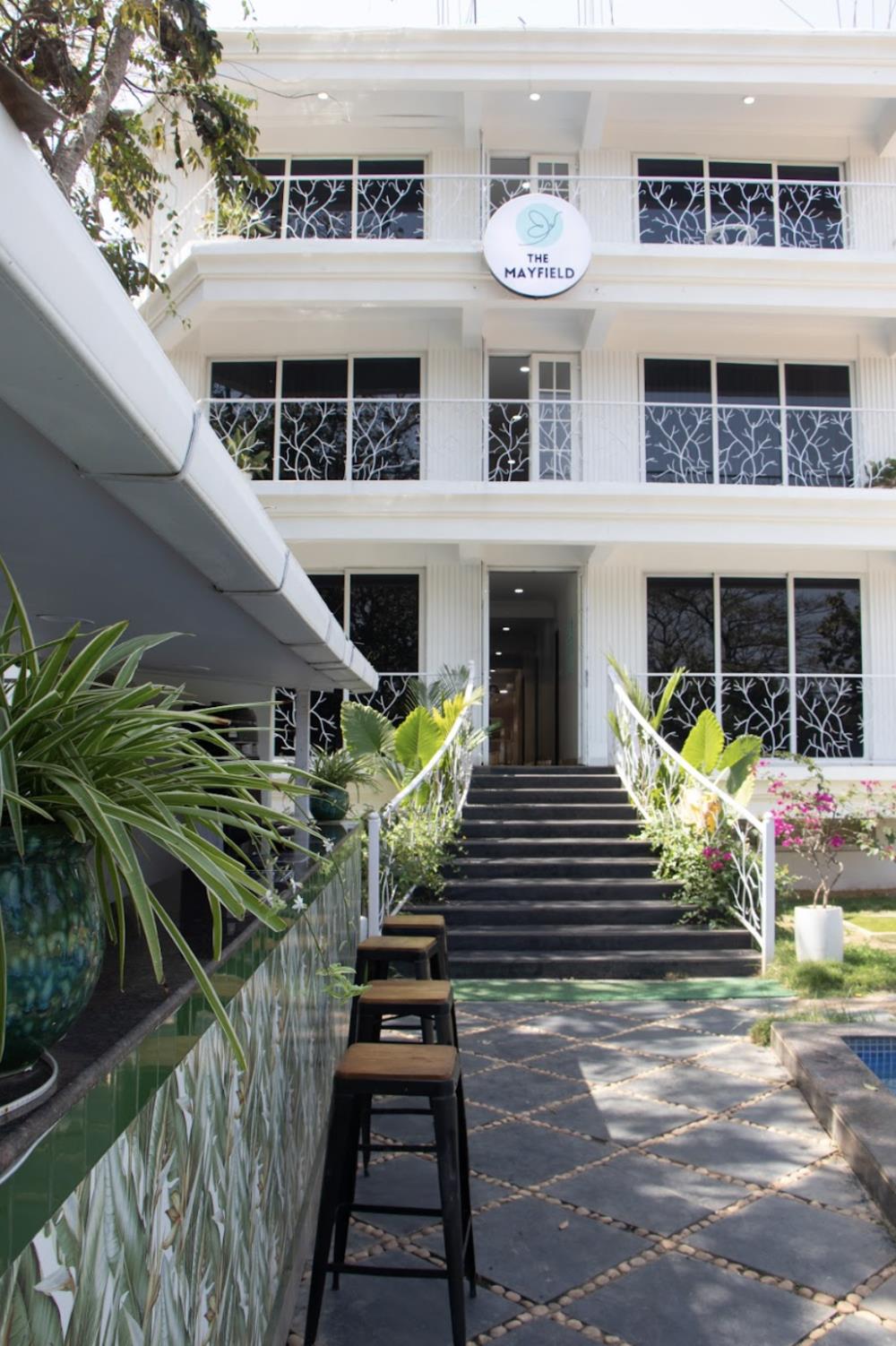 the mayfield resort vagator