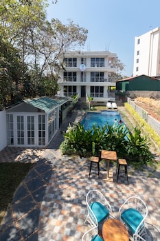 the mayfield resort vagator