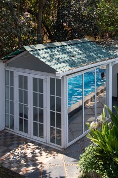 the mayfield resort vagator