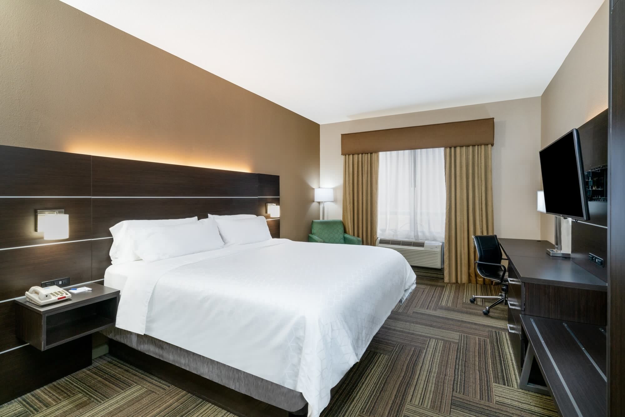 holiday inn express and suites ashland by ihg