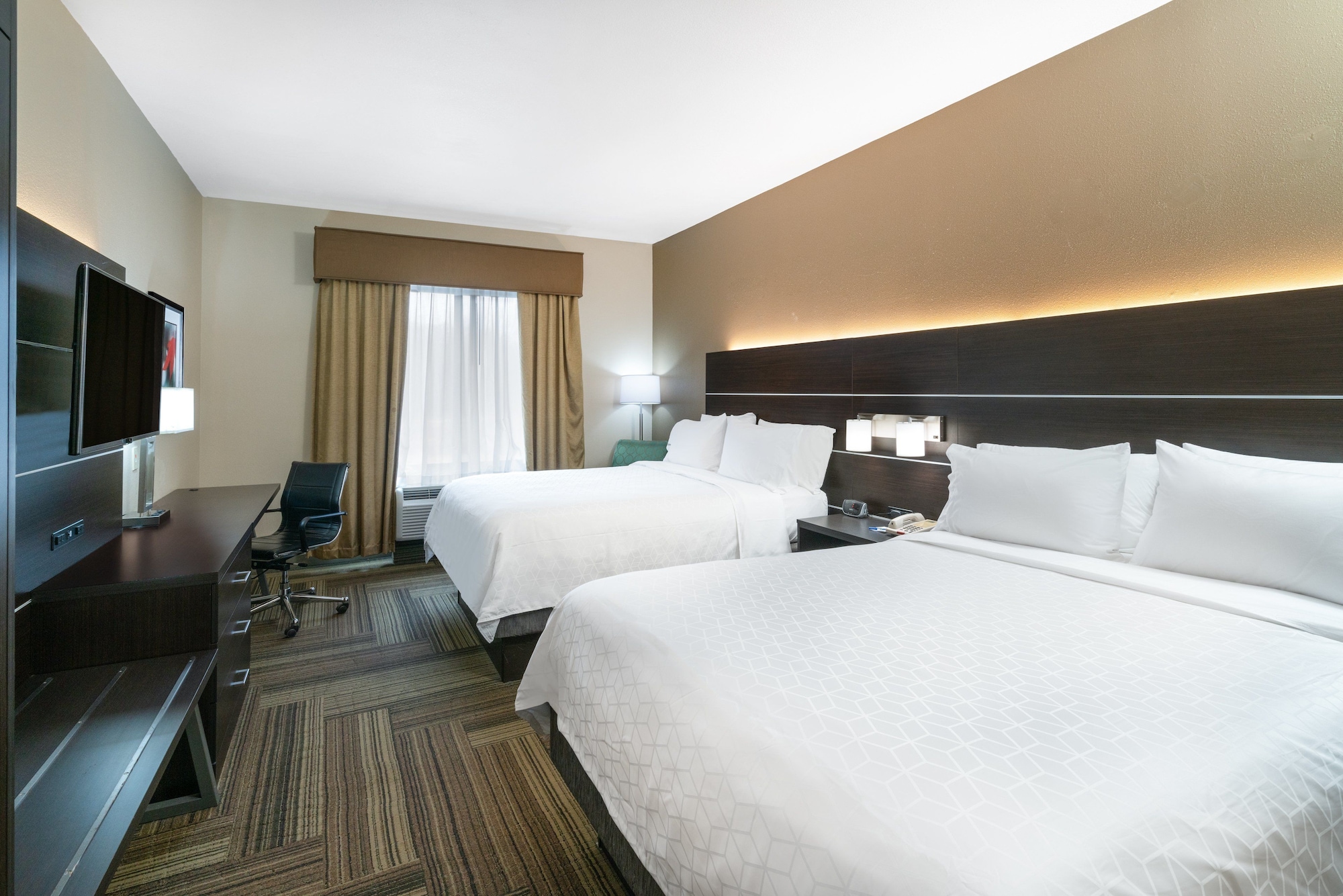holiday inn express and suites ashland by ihg