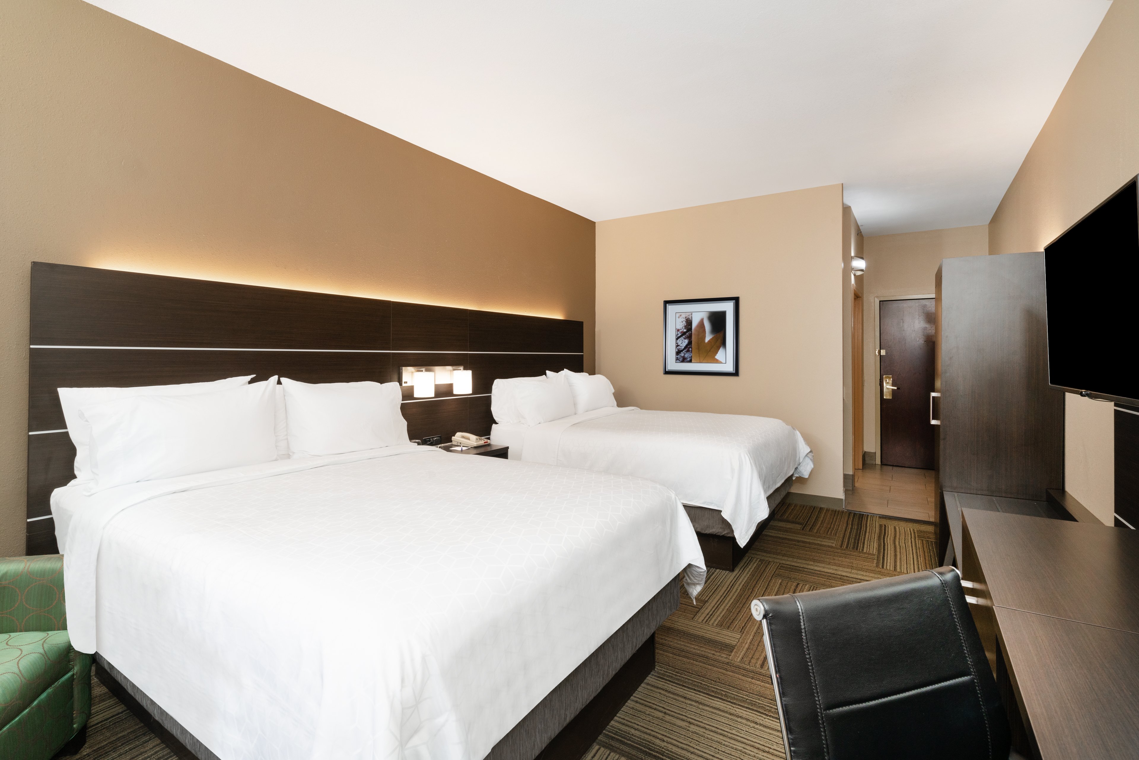 holiday inn express and suites ashland by ihg