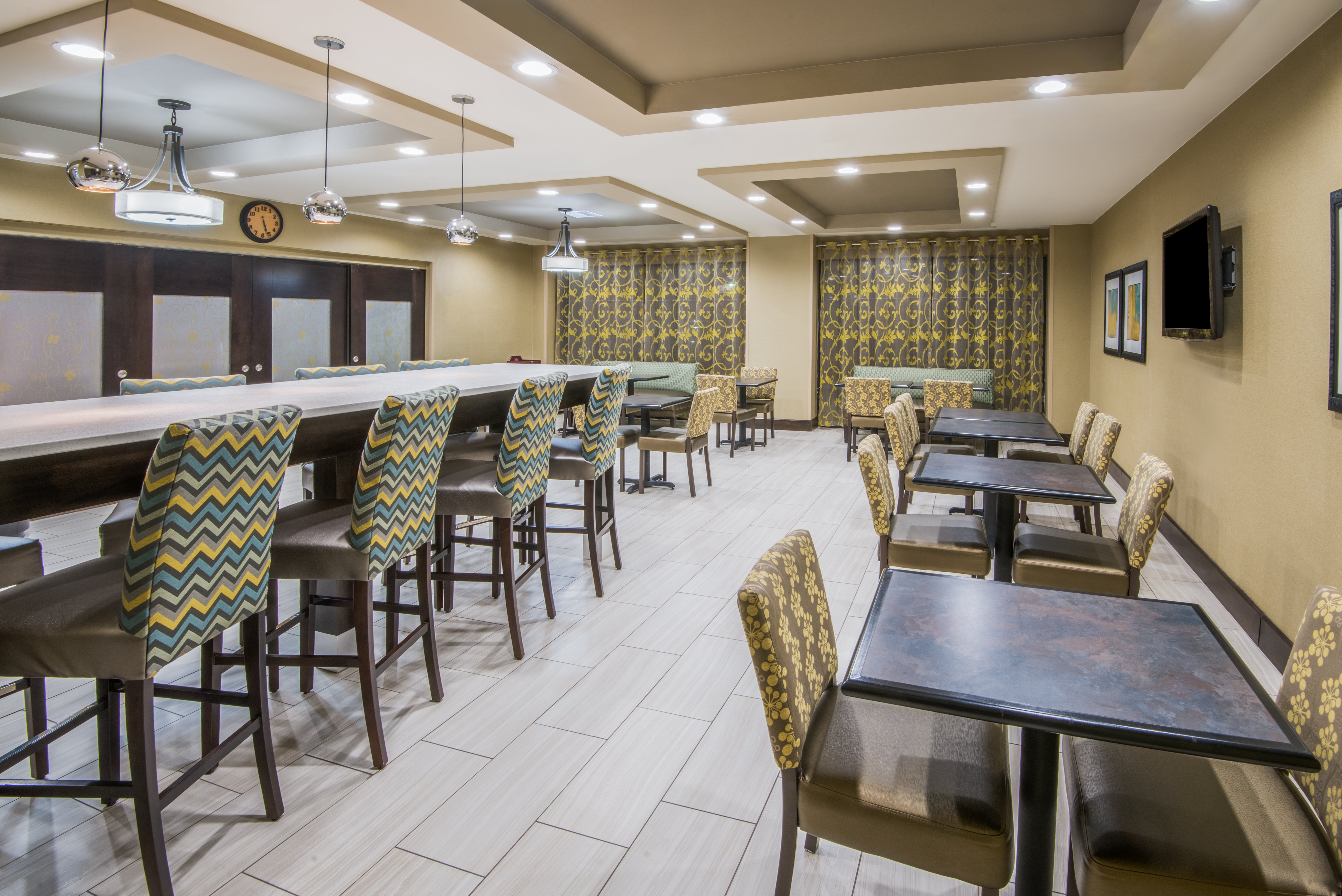 holiday inn express and suites ashland by ihg