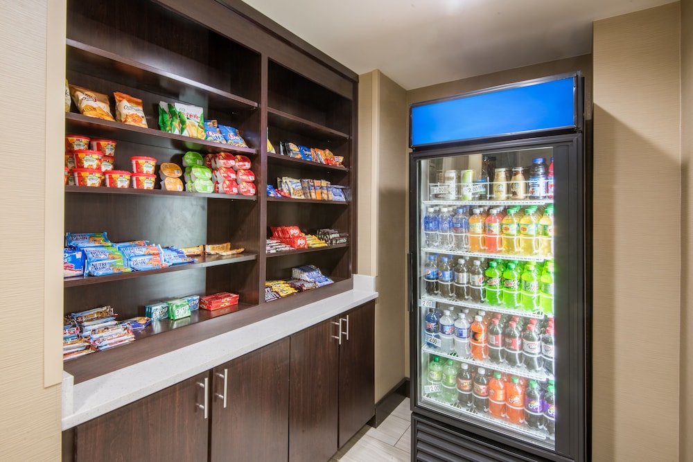 holiday inn express and suites ashland by ihg