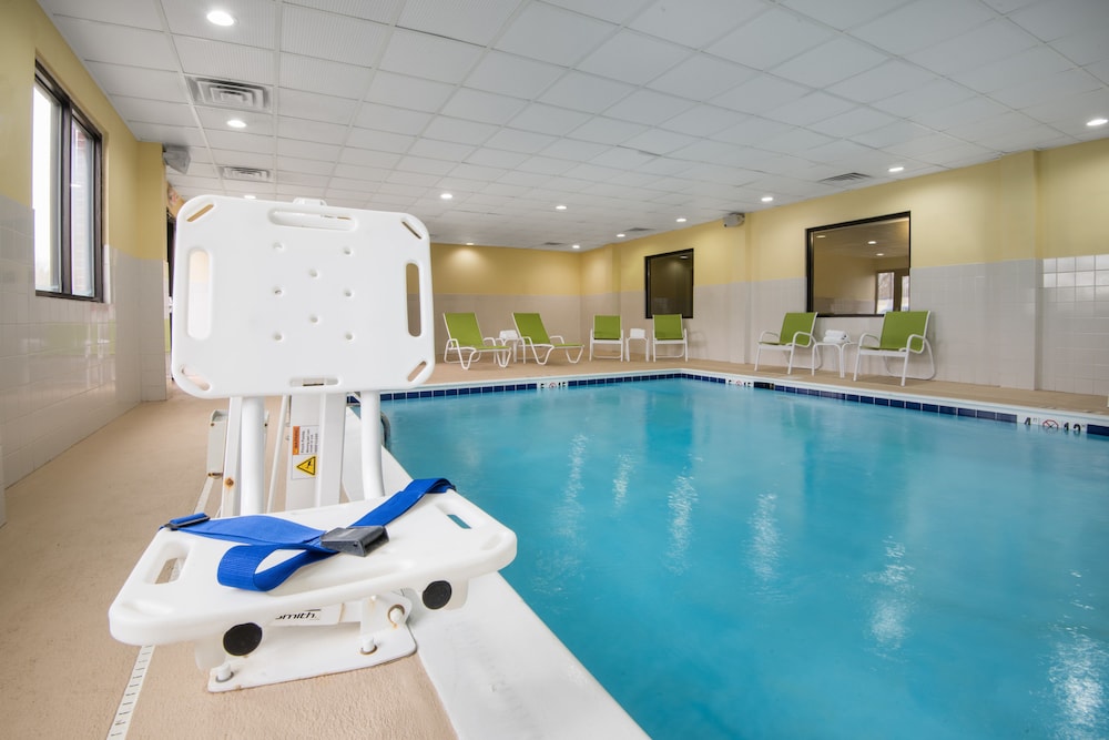 holiday inn express and suites ashland by ihg