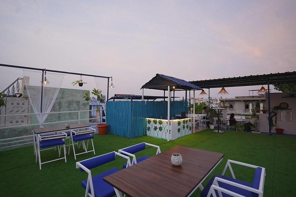footra stay and cafe