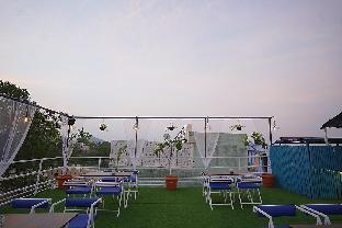 footra stay and cafe