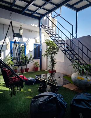 footra stay and cafe